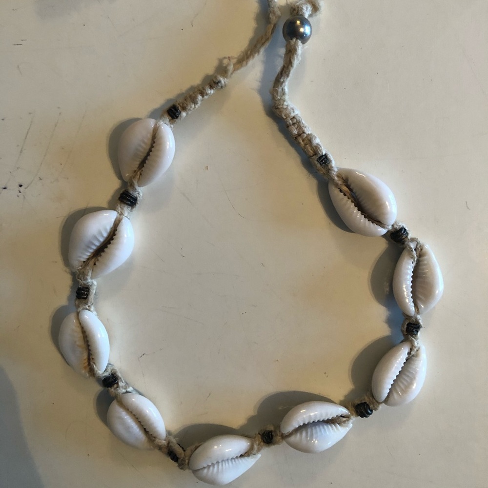 Puka shell hemp necklace